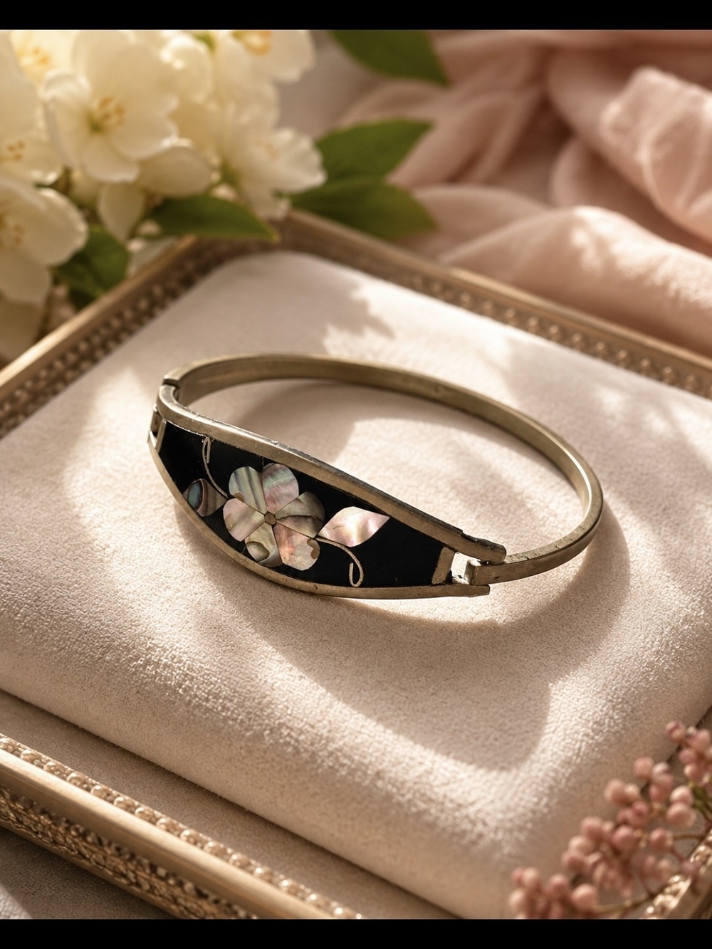 Aplaca Abalone Shell Flower  Inlay  Bangle Bracelet